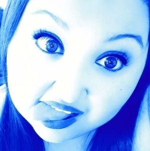 Meet your Posher, Kassandra